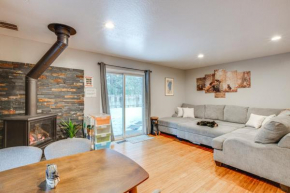 Cozy Lake Tahoe Home with Yard, Near Ski Resorts!